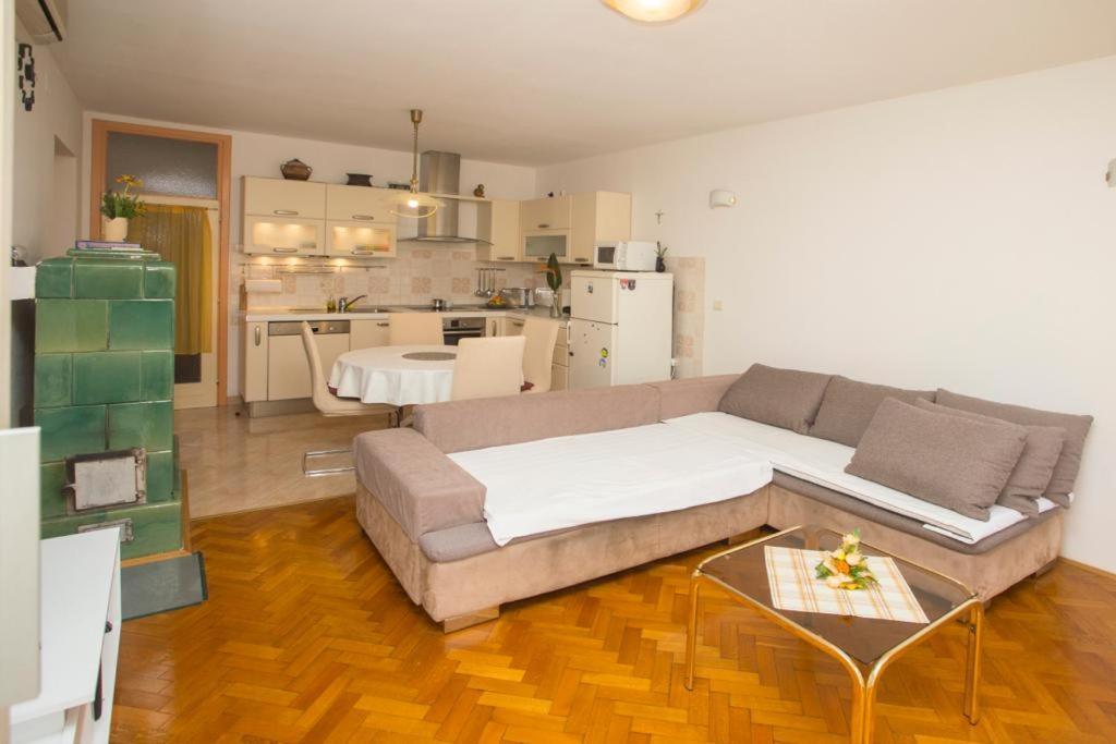 Apartments Orsula Split Exterior photo