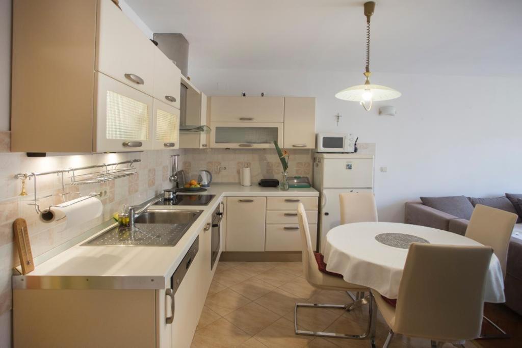 Apartments Orsula Split Exterior photo