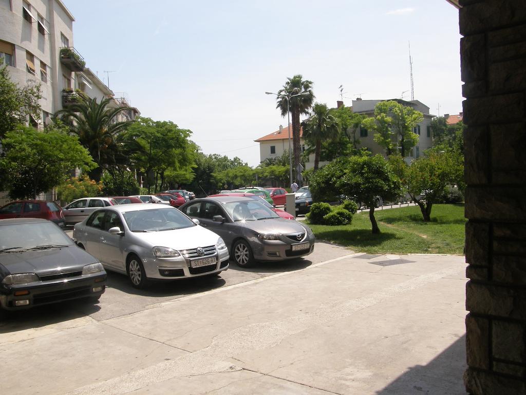 Apartments Orsula Split Exterior photo